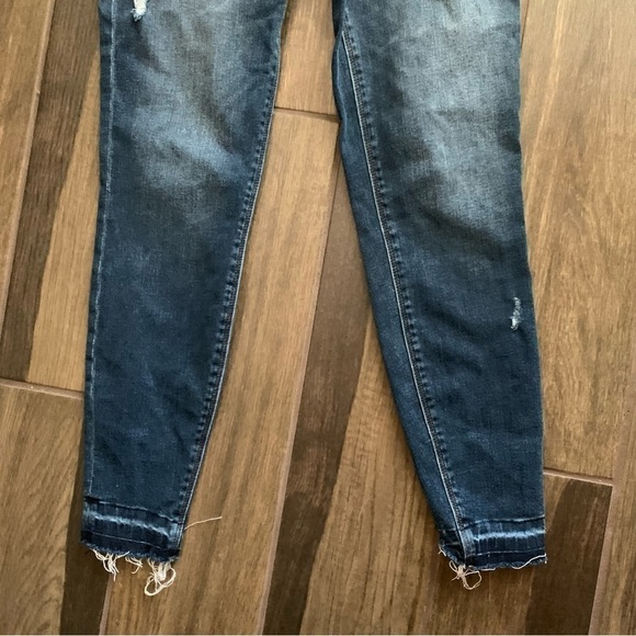 SPANX Distressed High Waisted Ankle Skinny Jeans in Medium Wash Sz S - Picture 3 of 6